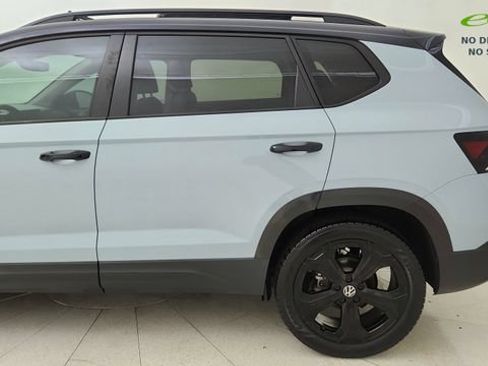 Used 2025 Volkswagen Taos SE AWD/4WD image 10
