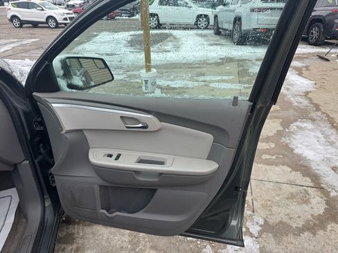 Used 2011 Chevrolet Traverse LT image 16