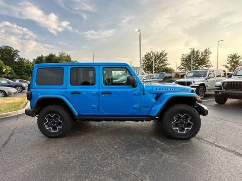 Used 2022 Jeep Wrangler Unlimited Rubicon 4xe w/ Cold Weather Group AWD/4WD image 16