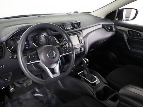 Used 2020 Nissan Rogue Sport S image 23