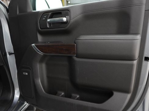 Used 2019 GMC Sierra 1500 SLT w/ SLT Premium Package AWD/4WD image 9