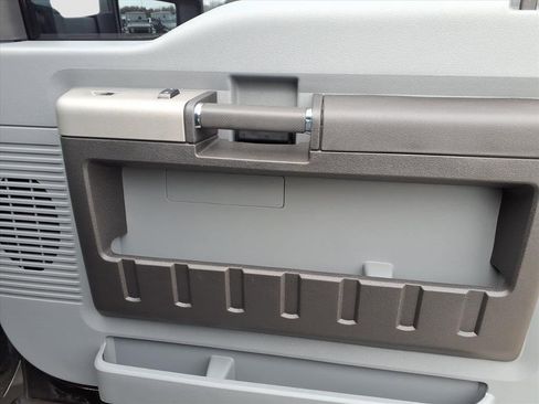 Used 2016 Ford F250 XLT w/ XLT Value Package image 9