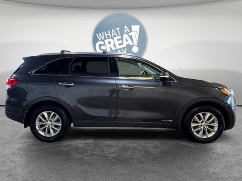 Used 2016 Kia Sorento LX w/ LX Convenience Package AWD/4WD image 2