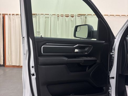 New 2026 RAM 1500 4x4 Crew Cab image 17