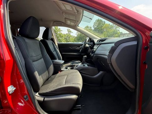 Used 2017 Nissan Rogue SV AWD/4WD image 35