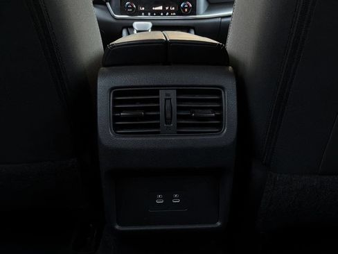 Used 2025 Nissan Rogue SV FWD image 13