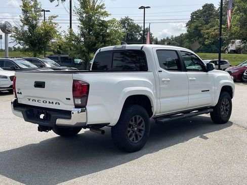 Used 2023 Toyota Tacoma SR5 AWD/4WD image 5