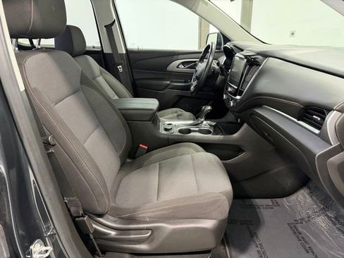 Used 2019 Chevrolet Traverse LT FWD image 21