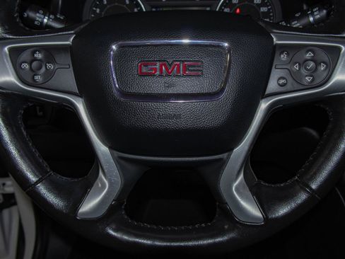 Used 2019 GMC Acadia SLT image 11