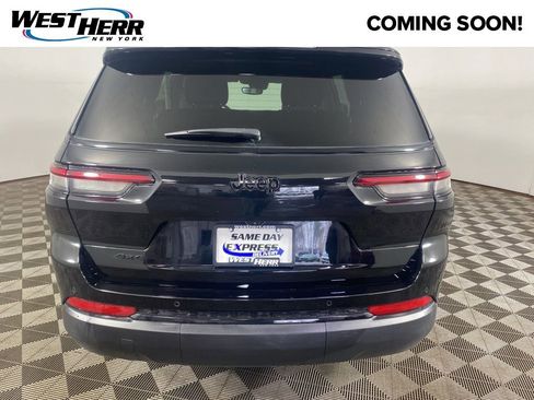 Used 2023 Jeep Grand Cherokee L Laredo AWD/4WD image 22