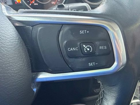 Used 2018 Jeep Wrangler Unlimited Sahara AWD/4WD image 22