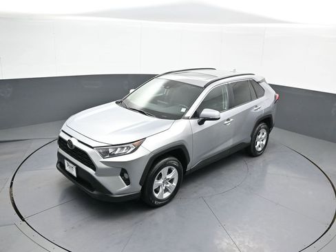 Certified 2021 Toyota RAV4 XLE image 32