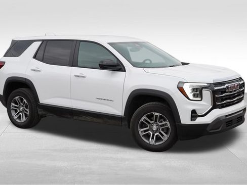 Used 2026 GMC Terrain Elevation FWD image 2