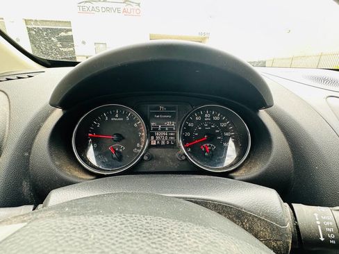Used 2011 Nissan Rogue SV FWD image 17