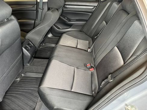 Used 2018 Honda Accord EX image 21