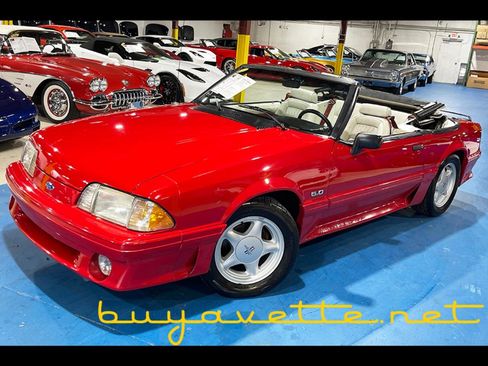 Used 1990 Ford Mustang GT RWD image 2