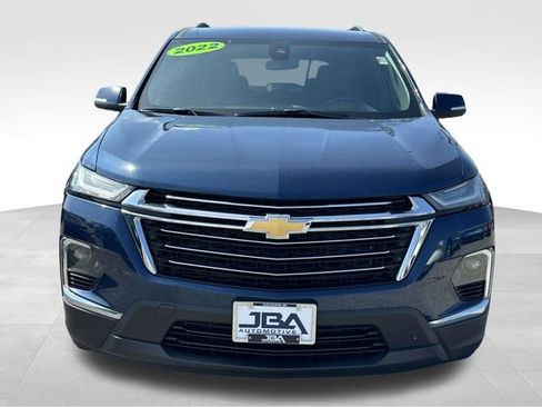 Used 2022 Chevrolet Traverse LT image 23
