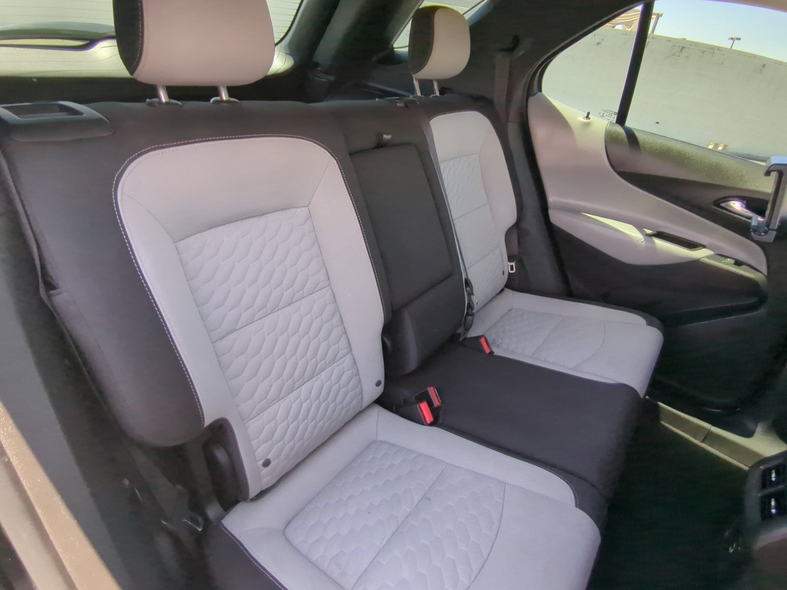 Used 2019 Chevrolet Equinox LS FWD image 18