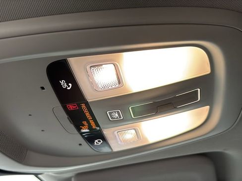 Certified 2025 Volvo XC60 B5 Core AWD/4WD image 22
