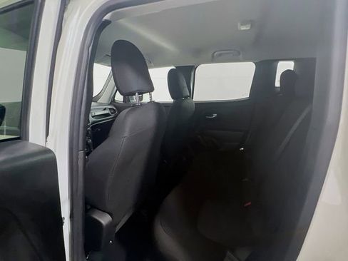 Used 2023 Jeep Renegade Latitude AWD/4WD image 20