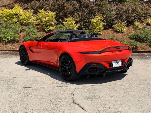 Used 2023 Aston Martin V8 Vantage Roadster RWD image 2