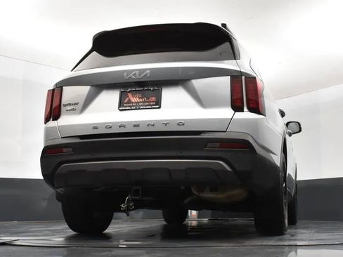 Used 2022 Kia Sorento S image 13