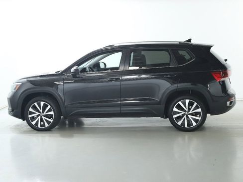 Used 2024 Volkswagen Taos SE image 38