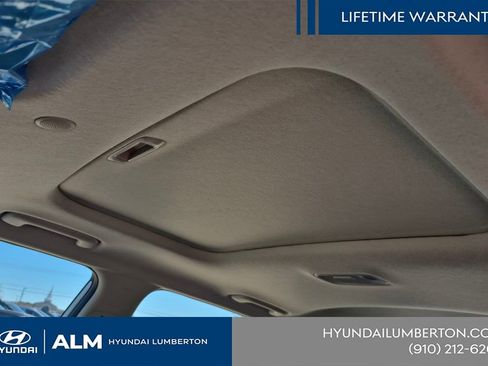 New 2026 Hyundai Venue SEL FWD image 16