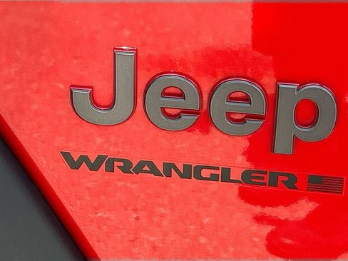 Used 2024 Jeep Wrangler Unlimited Rubicon AWD/4WD image 12