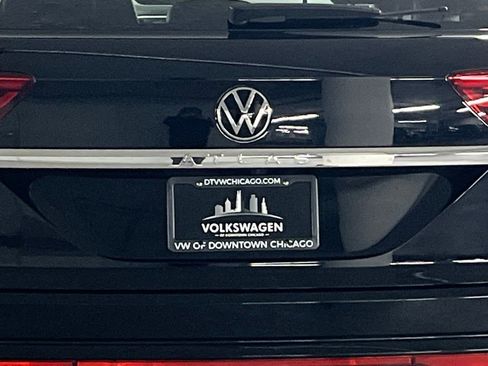 Used 2023 Volkswagen Atlas Cross Sport SE image 31