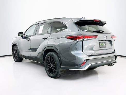 Used 2024 Toyota Highlander XSE image 5