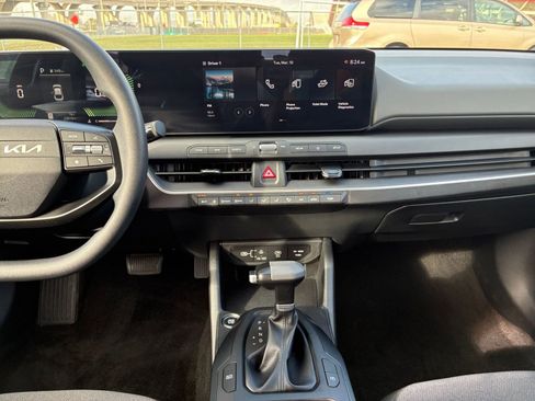 Used 2025 Kia K4 LXS image 14