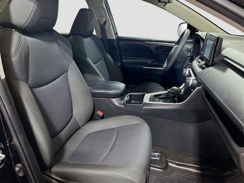 Used 2022 Toyota RAV4 LE image 24