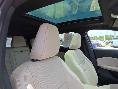 Used 2025 BMW X2 xDrive28i image 11