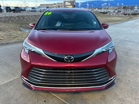 Used 2026 Toyota Sienna Platinum image 2