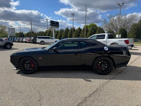Used 2017 Dodge Challenger SRT w/ Technology Group RWD image 4