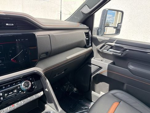 Used 2025 GMC Sierra 3500 AT4 w/ AT4 Premium Plus Package AWD/4WD image 24