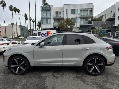 Used 2024 Porsche Macan image 12
