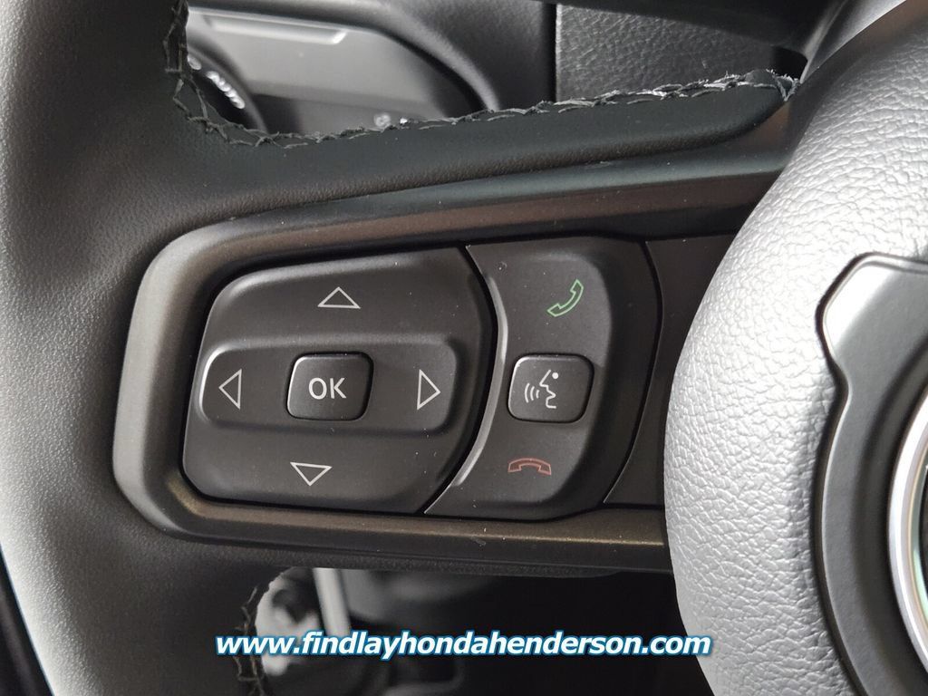 Used 2025 Jeep Gladiator Mojave AWD/4WD image 27