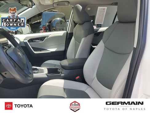 Used 2025 Toyota RAV4 XLE w/ Convenience Package AWD/4WD image 19