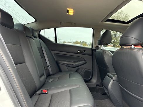 Used 2022 Nissan Altima 2.5 SR w/ Midnight Edition Package image 12