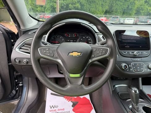 Used 2020 Chevrolet Malibu LT FWD image 15