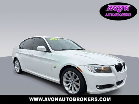 Used 2011 BMW 328i xDrive Sedan AWD/4WD image 1