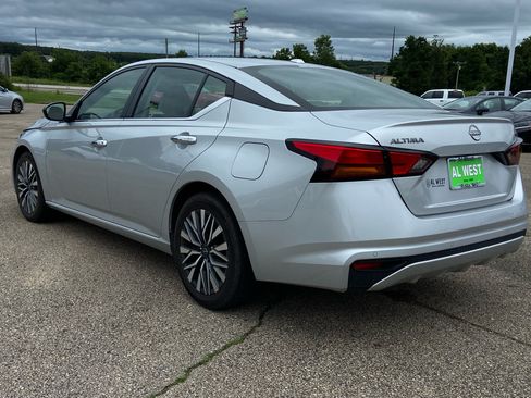 Used 2024 Nissan Altima 2.5 SV FWD image 5
