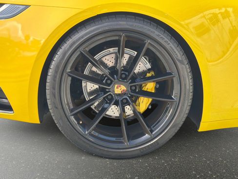 Used 2022 Porsche 911 Carrera image 17