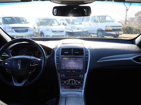 Used 2019 Lincoln MKZ Premiere image 14