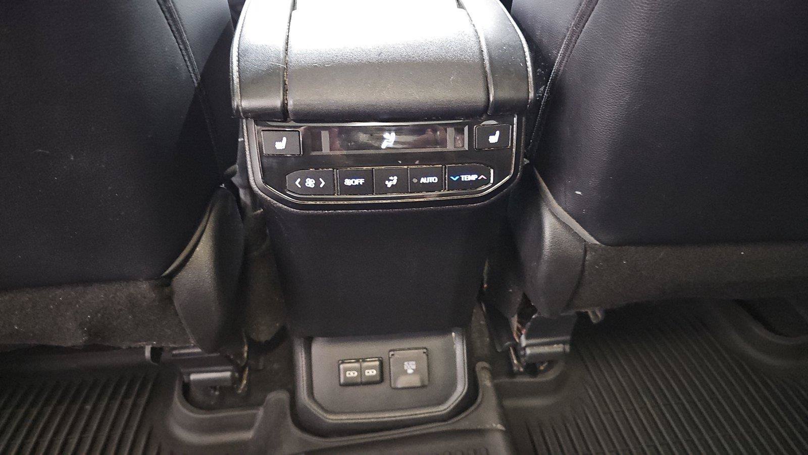 Used 2022 Toyota Highlander Platinum AWD/4WD image 25