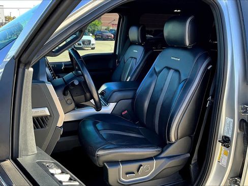 Used 2018 Ford F150 Platinum w/ Equipment Group 701A Luxury image 7