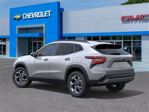 New 2026 Chevrolet Trax LT w/ Sunroof Package image 3