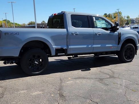 New 2026 Ford F250 Lariat w/ Black Appearance Package image 9